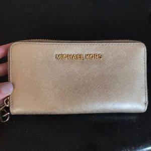 Michael Kors wristlet